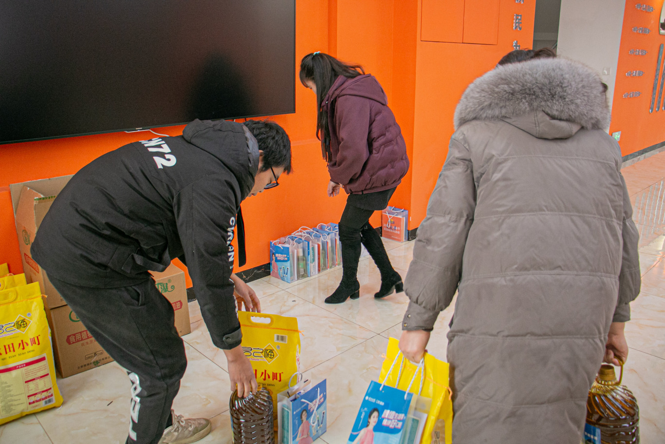 undefined 云南鴻一食品有限公司官網丨傳統糕點丨云南特產丨云腿月餅丨火腿月餅丨鮮花餅丨沾益小粑粑丨