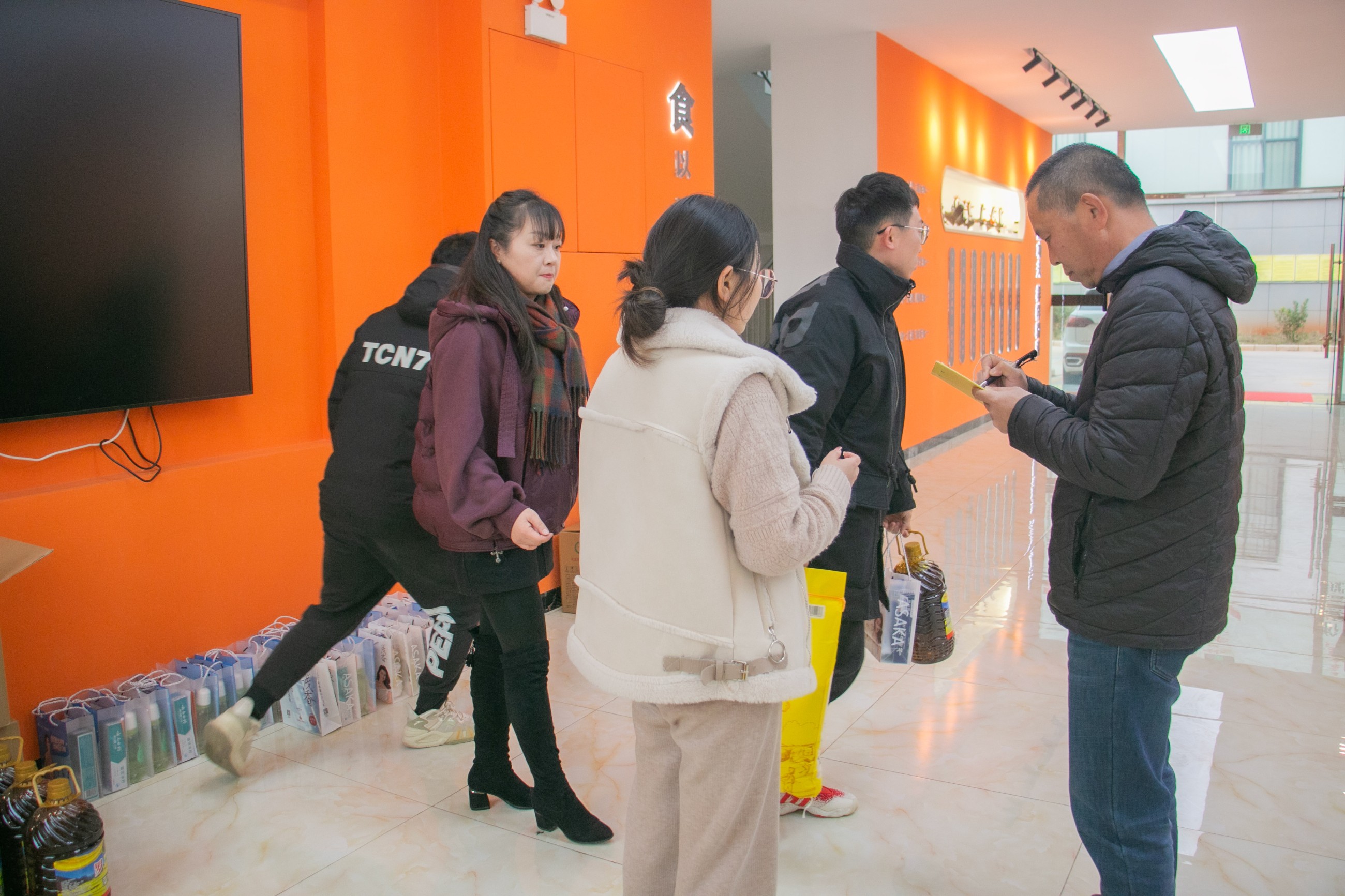 undefined 云南鴻一食品有限公司官網丨傳統糕點丨云南特產丨云腿月餅丨火腿月餅丨鮮花餅丨沾益小粑粑丨